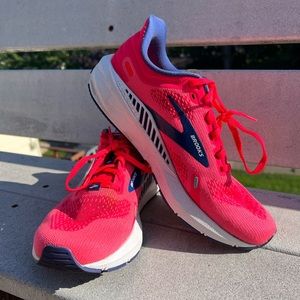 Brooks Launch GTS 9
